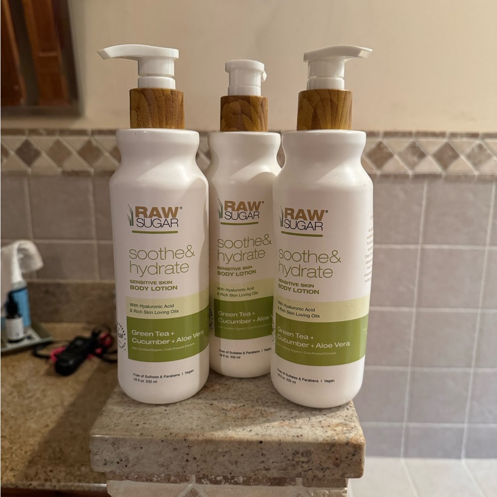 Sold out; Raw Sugar Sensitive Skin Ultra Nourishing Lotion - White & Green